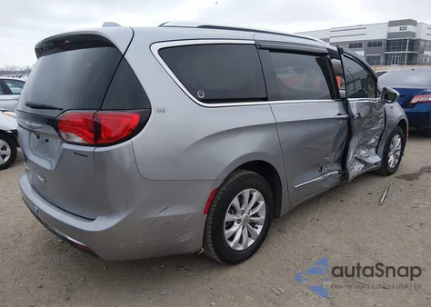 2019 Chrysler Pacifica Touring L z USA, uszkodzony, nr VIN 2C4RC1BG4KR540085